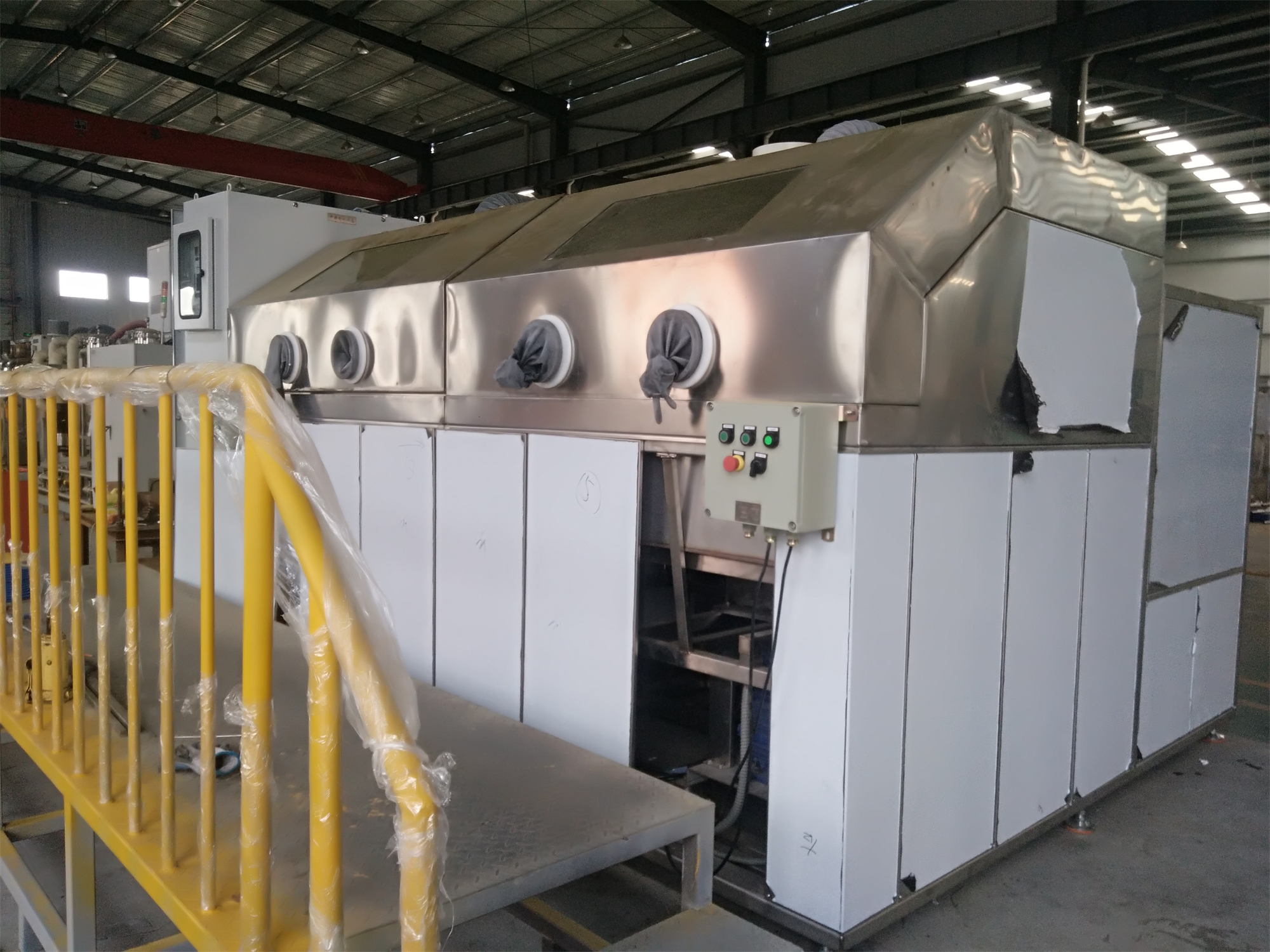 單工位旋轉(zhuǎn)噴淋清洗機（自動壓力清洗機）