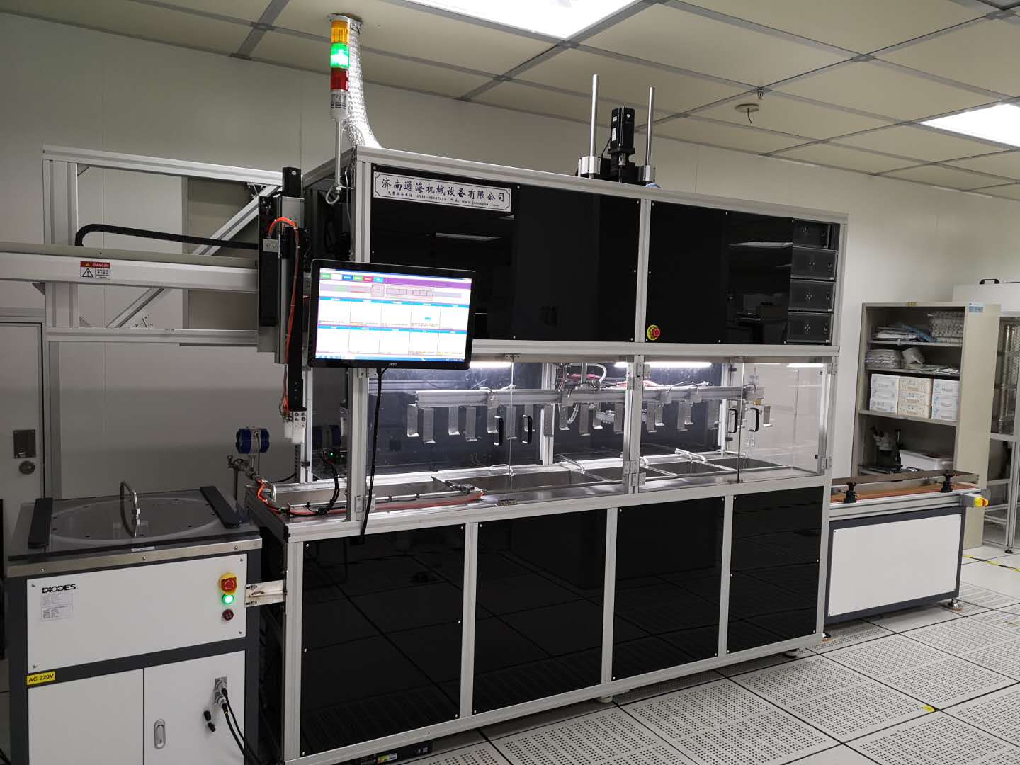 通過式超聲波清洗機(jī)的工作與其他設(shè)備有哪些不一樣？